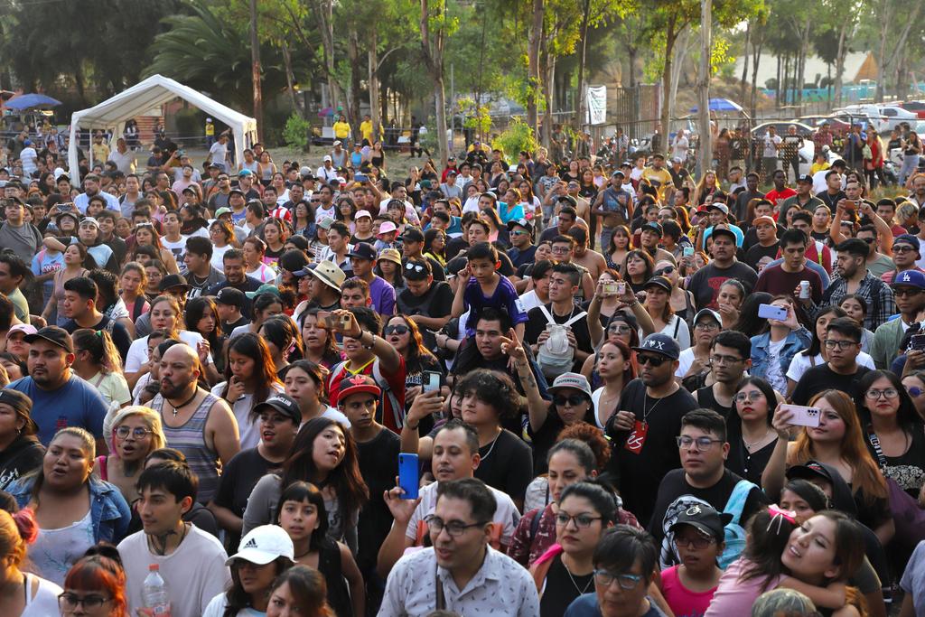 La @farotlahuac celebra su 18° aniversario con diversas actividades gratuitas, como conciertos de ska, exposiciones, teatro infantil, la novena edición de su Picnic Gótico, y los conciertos de los grupos de ska Mictlán SXP, Colectivo Latino, @Anxolotes, La Parranda Magna y…