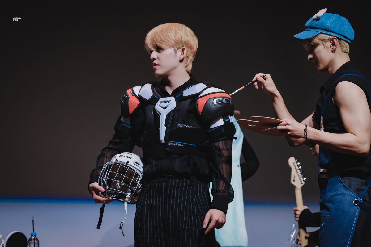 240512 MK팬싸 

#에스쿱스 #SCOUPS #승철 #최승철 
#DK #도겸 #이석민 
#세븐틴 #SEVENTEEN <a href="/pledis_17/">세븐틴(SEVENTEEN)</a>