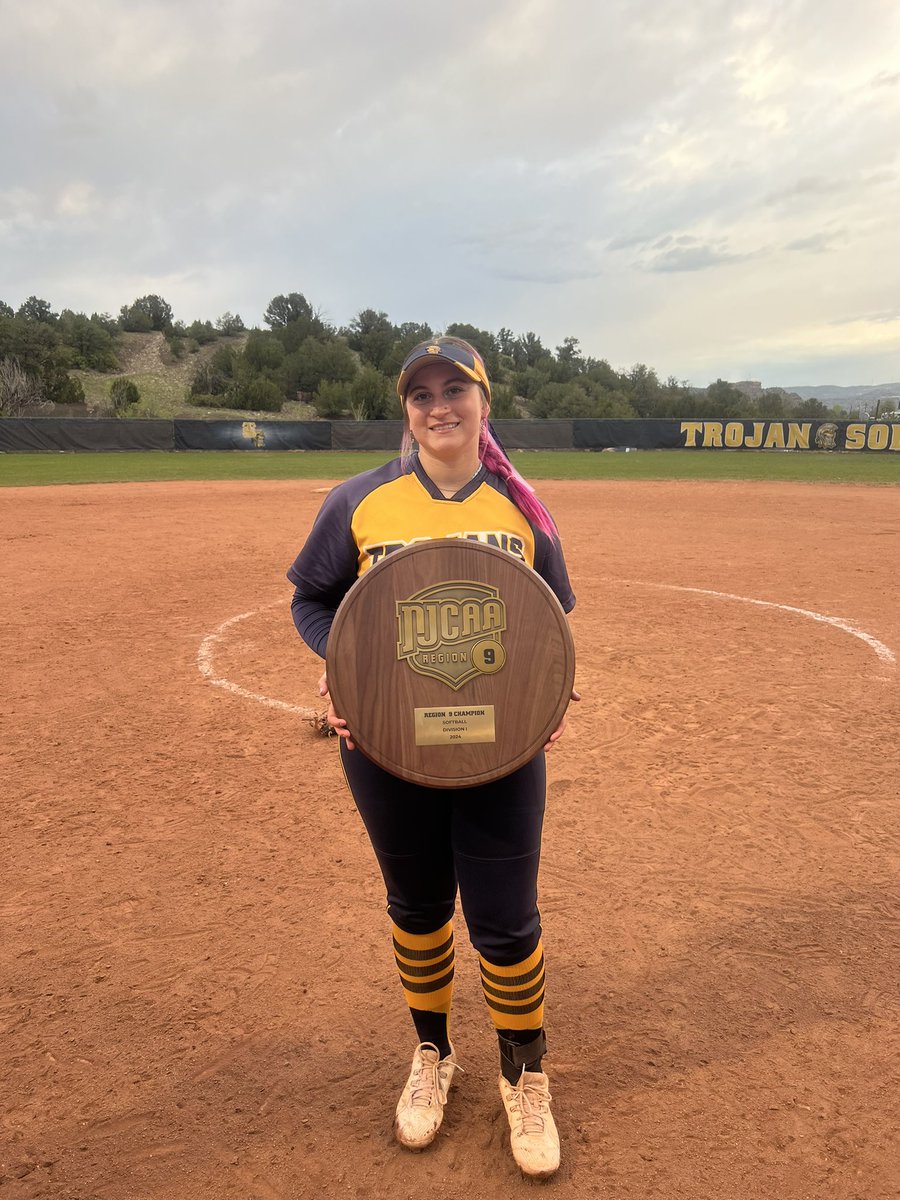 Congrats to 2 of the best pitchers, and 1 of the best catchers to ever come out of the 9-1-5. They're headed to the  NJCAA D1 Tournament! 
Coach Alexis Hamilton (Coronado), Mia Perez (Americas HS), and Mia Bailey (Hanks) will be rEPping in Oxford, AL!

 #ONECITYONETEAM #rEPresent