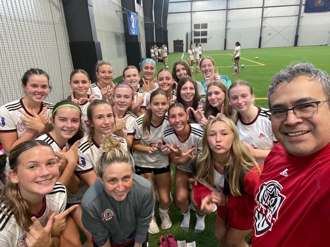 Century 09 Girls Academy (@century09ga) on Twitter photo 𝓣𝓗𝓘𝓢 𝓞𝓝𝓔’𝓢 𝓕𝓞𝓡 𝓣𝓗𝓔 𝓜𝓞𝓜𝓢! 🥰🩷
Thank you to our soccer moms! Your love and support means everything! 🩷 Enjoy your special day! 💐
<a href="/GAcademyLeague/">Girls Academy</a> <a href="/Century_Utd/">Century United</a> 𝓣𝓗𝓘𝓢 𝓞𝓝𝓔’𝓢 𝓕𝓞𝓡 𝓣𝓗𝓔 𝓜𝓞𝓜𝓢! 🥰🩷
Thank you to our soccer moms! Your love and support means everything! 🩷 Enjoy your special day! 💐
<a href="/GAcademyLeague/">Girls Academy</a> <a href="/Century_Utd/">Century United</a>