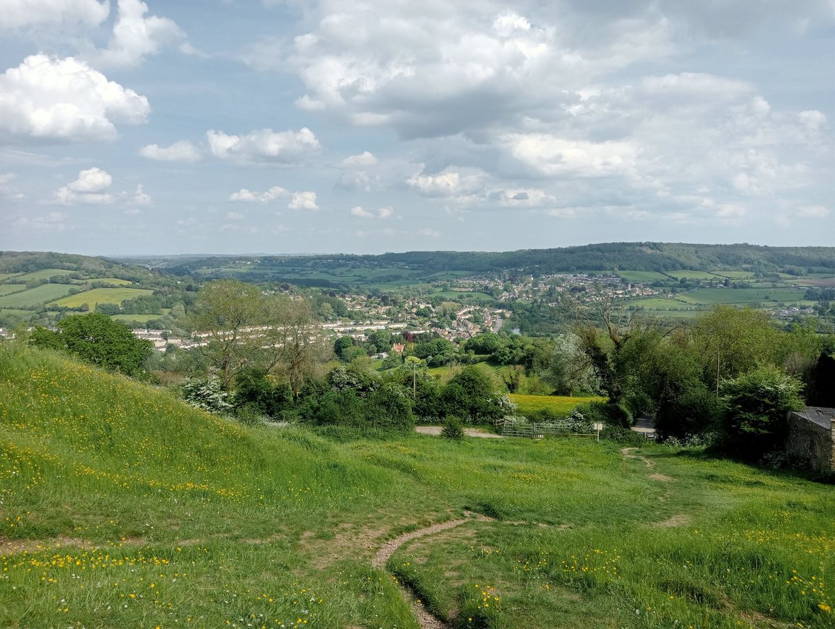worksovart's tweet image. I didn&apos;t realise how close Solsbury Hill is to where I live. I decided to visit it this afternoon. Very steep, with wonderful views of Bath. I might write a song about the place, but I can&apos;t think of what to call it.
#Solsburyhill 
#PeterGabriel 
#Genesis