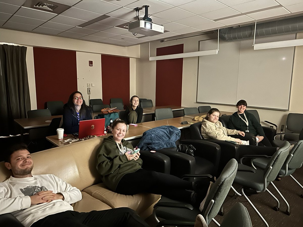 JMLection's tweet image. When you redesign a Loeb classroom into a movie theater @FIRbees @MBLScience #FIRbees