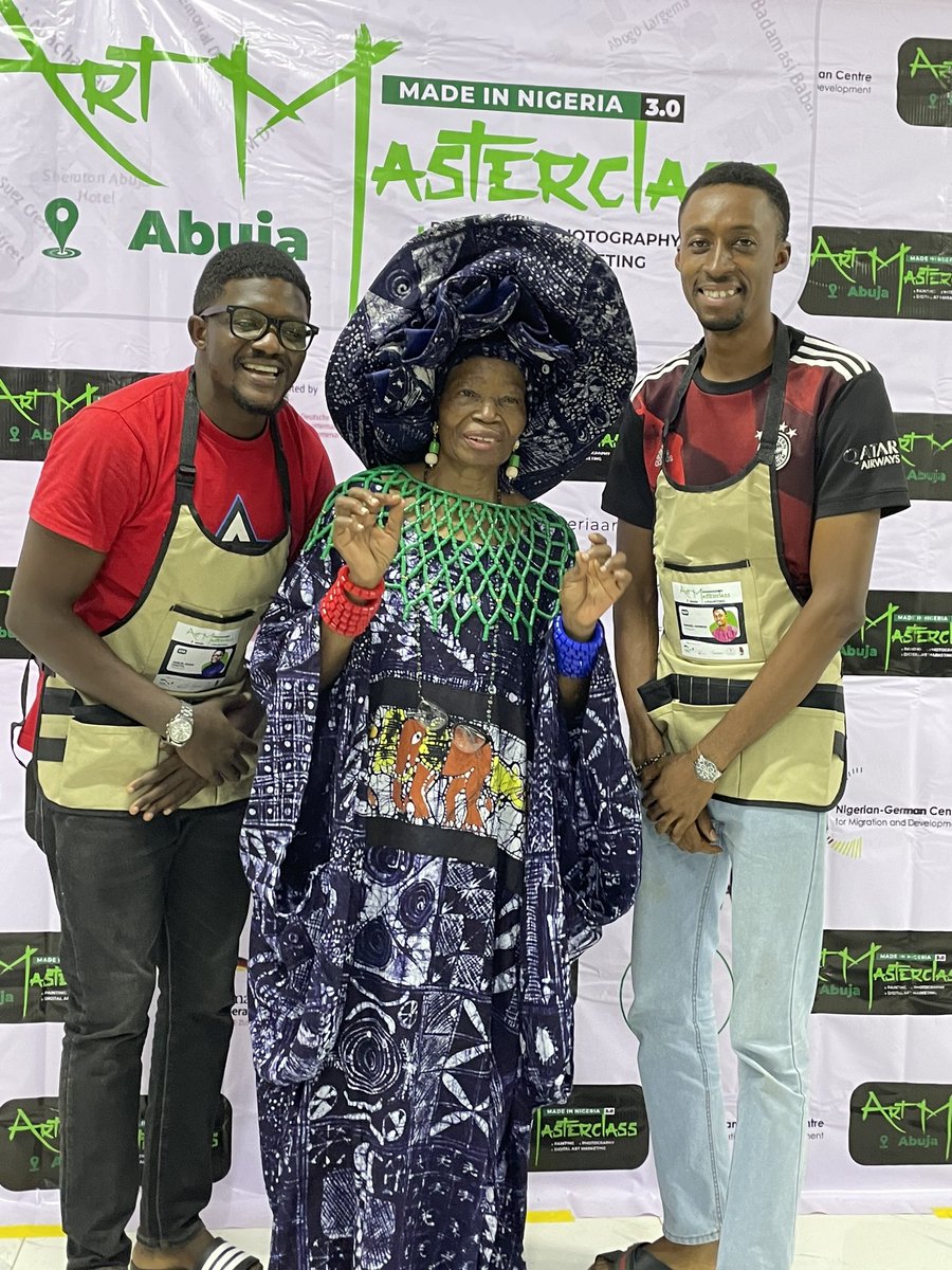 SamuelMomoh15's tweet photo. I am so excited, I had the privilege to see and meet with an Icon Mama Nike Okundaye for the first time. I only get to See Mama on TV and Social Media platform. Mama is a woman of excellence, Simplicity and great humility.

#madeinnigeriaart #giz #artmasterclass #nikeartgallery https://t.co/dKc0cQRAgH