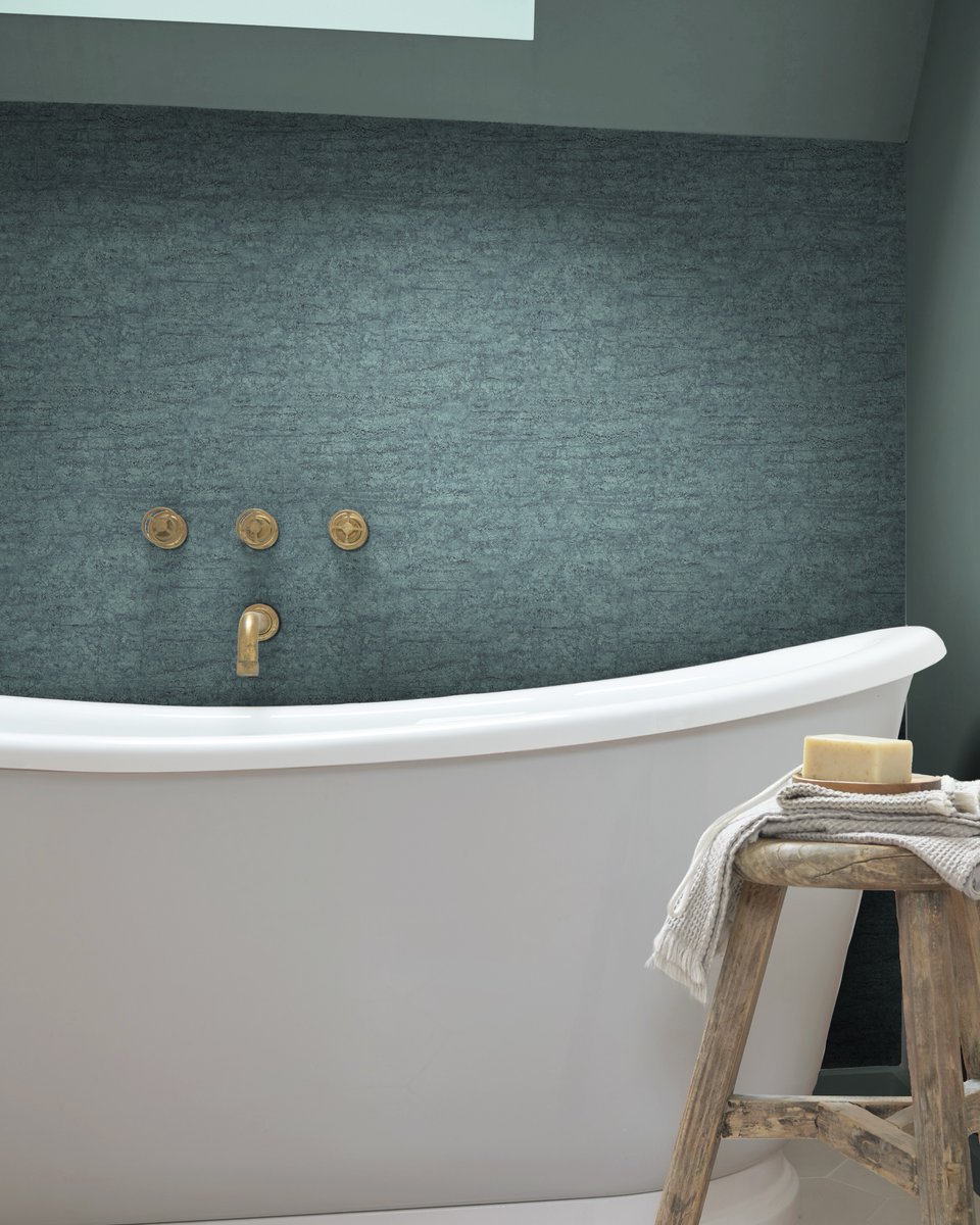 Create calm in your bathroom with Vincenzo Teal. 🛁

This elegant plain features unique stone-like texture and a tranquil teal colour palette, perfect for a bathroom. Where would you us this sophisticated design in your home?

#bathroominspiration #bathroomwallpaper #wallpaper