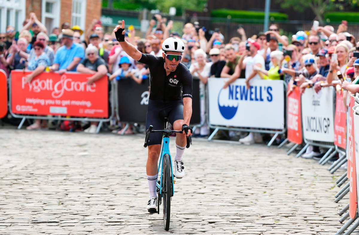 Matt Holmes recorded a remarkable return from retirement with his first victory atop Michaelgate at the Rapha Lincoln Grand Prix. Report and results. thebritishcontinental.co.uk/2024/05/12/202… 📸 @swpixtweets