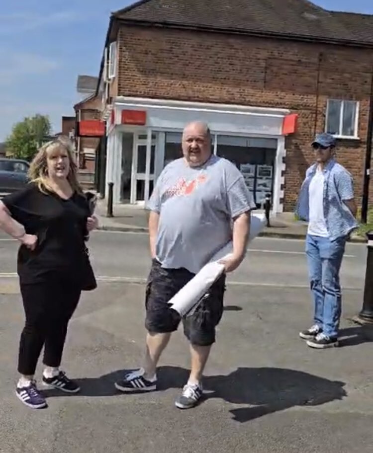 Patriotic Alternative’s Welsh organiser & knife thug, Jeff ‘Fatman’ Marsh wasn’t so handy this morning when South West Anti-Fascists & #FLAF members confronted him & his PA contingent in Didcot, near Oxford. The Fatman’s pants turned brown… Flags, banners, megaphone confiscated.