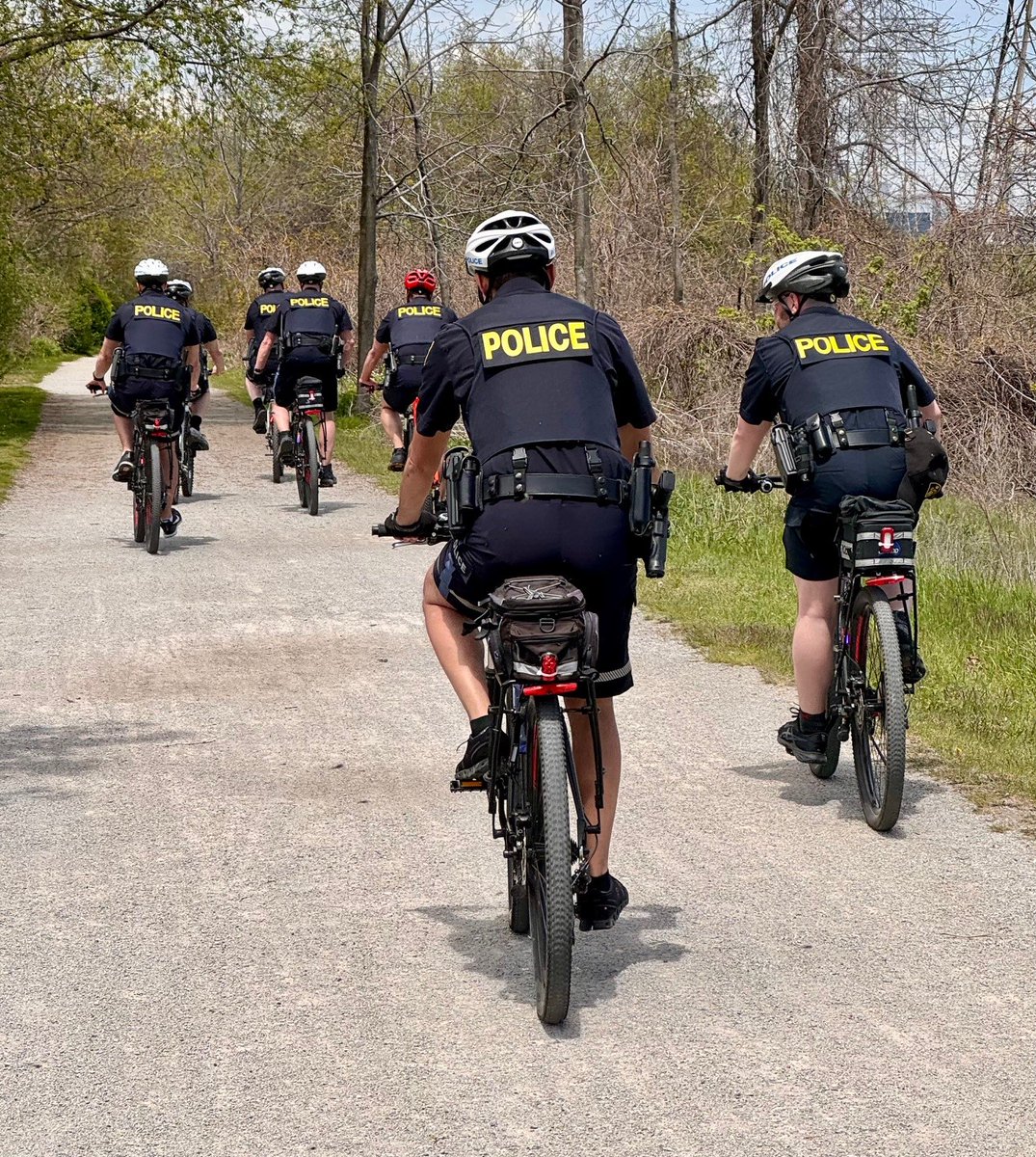 #BurlingtonOPP hosted a 3-day mountain bike training course with officers patrolling near Lake Ontario in Burlington and Hamilton. Members from Burlington, Niagara and Caledon participated and are now able to conduct bicycle patrols in their respective communities. ^rt