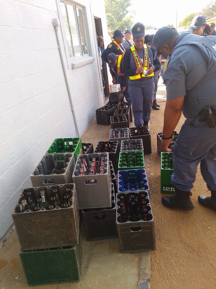 #sapsNC High-density multi-disciplinary #OperationShanela remains intentional and focused on the reduction of contact and violent crimes in crime hotspot areas in the Northern Cape.  350 Suspects arrested between Monday, 06 May 2024 until Sunday, 12 May 2024. #PoliceVisibility…