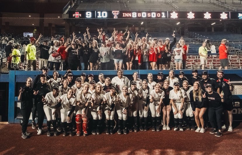If you’re a mother to anyone in this photo, you did well! Happy Mother’s Day! #wreckem ❤️🌵