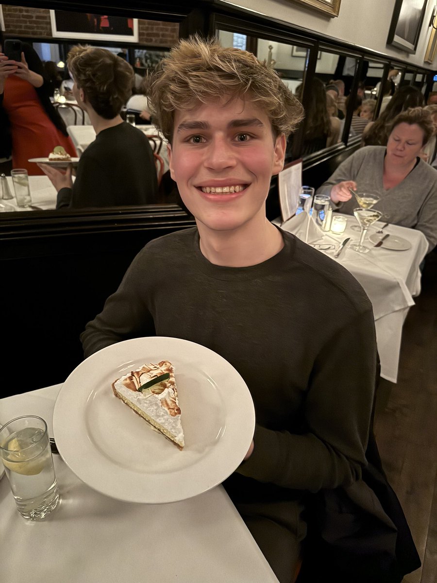 Portrait of teenage pastry chef Daron, who created and perfected our @mannysbistrony key lime pie … which is the perfect dessert for Mother’s Day! Come in and have some! 💚 #mannysbistro #mannysbistrony #mothersday2024 #keylimepie #pie #dessert #MothersDay #nyc #NewYorkCity #uws