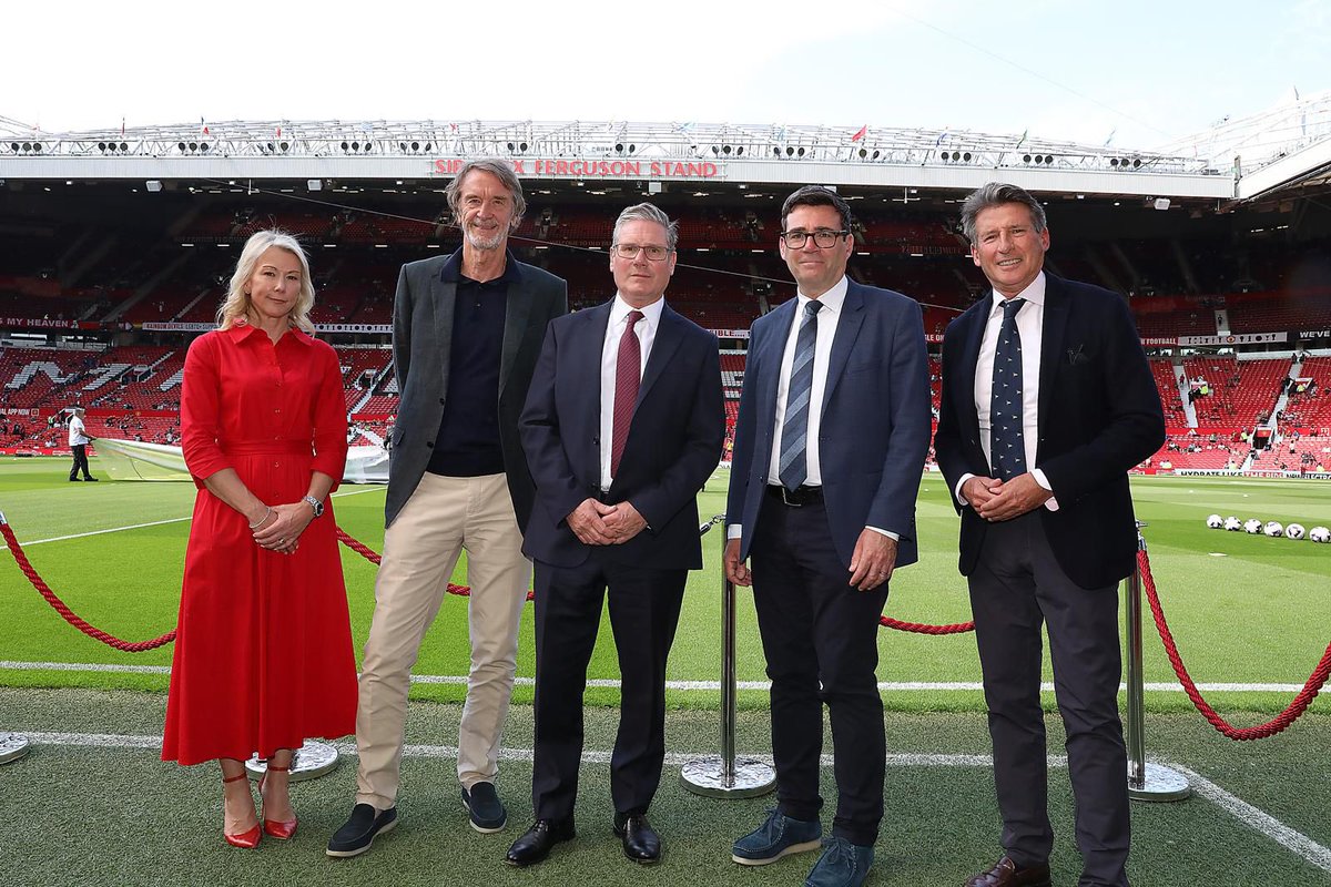 Sir Kier Starmer is at Old Trafford today as a guest of Andy Burnham. He met SJR & Lord Coe before kick-off. They outlined plans to build a new Old Trafford and transform the surrounding area. #mufc