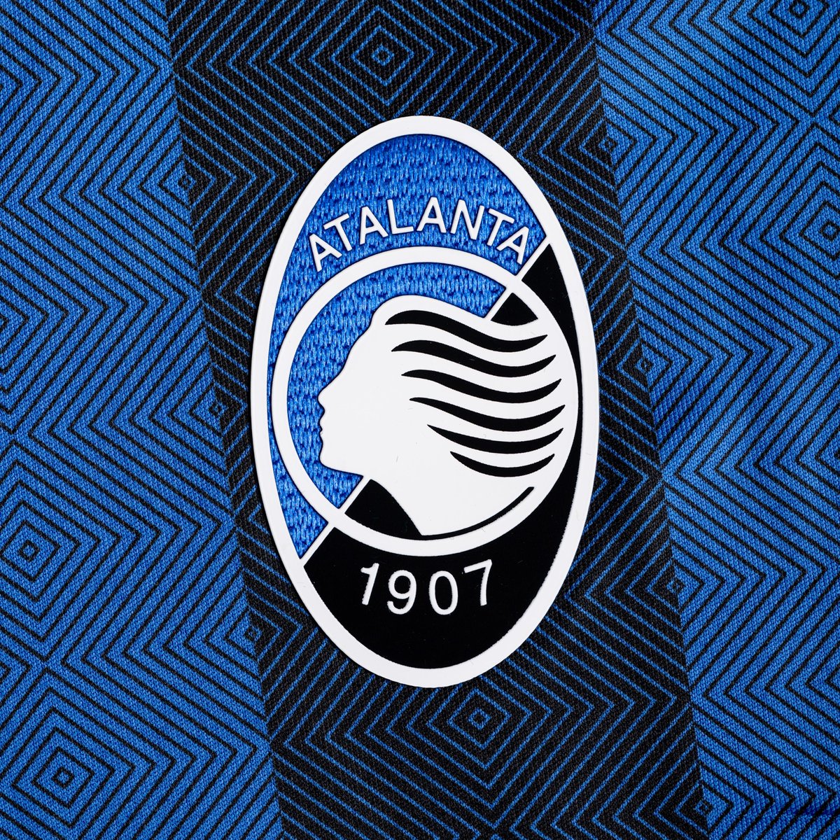 🗣️ Dinos el 𝐩𝐫𝐢𝐦𝐞𝐫 𝐣𝐮𝐠𝐚𝐝𝐨𝐫 en el que piensas cuando ves este escudo #UEL