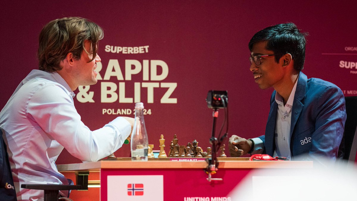 KairavEngineer's tweet photo. Now that is what we call a pragg-matic win against the best in the blitz game of the #SuperbetRapidBlitzPoland event! 🔥

@rpraggnachess 
#Praggnanandhaa #PraggvsMagnus #Chess #ChessMatch #BlitzGame #GameOnFire #Poland https://t.co/aqoq1ZocOR