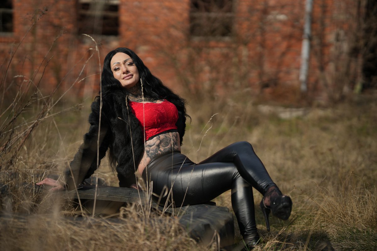 Auf gehts, neue Woche, neue versaute Abenteuer! 😏💋

#montag #happy #natur #highheels #leder #sexy #camgirl