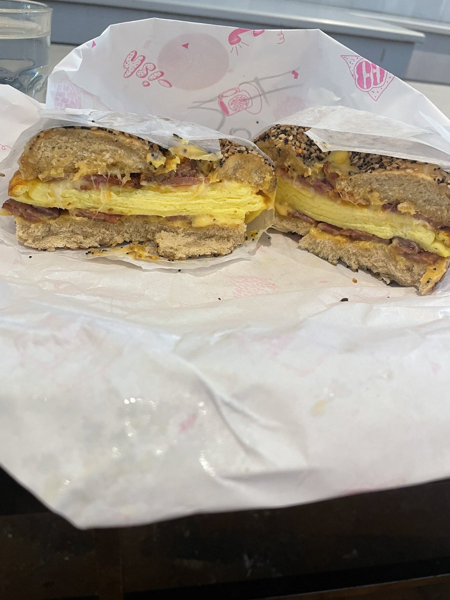 bugsygibsonmd's tweet photo. Happy Mother’s Day to me. Thanks #somebodyfeedphil. @CYM_Deli https://t.co/OjQsdcn50i