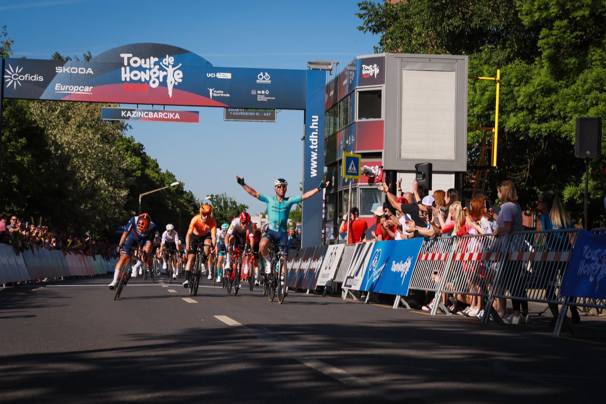 petatodd's tweet photo. If you get a minute and you are into the old cycling malarkey, do have a look and show a little bit of love to my eldest ‘finnbarstockley’ on Instagram as he has been working on the race and has taken some absolute beauts of photos. 📸❤️ https://t.co/wdIwgo0120