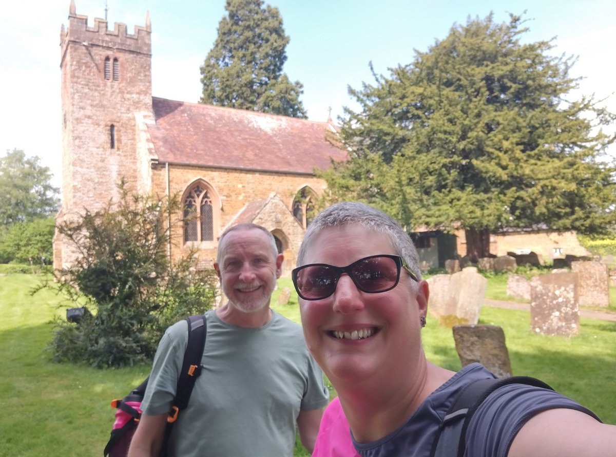 More @CanalRiverTrust #OxfordCanal walking with @johnfkilcoyne from Marston Doles to Willison's Bridge by the @HS2ltd works. Glorious sunshine - a very rural section today with boats & lots of views across the countryside. Came back through Wormleighton & Priors Hardwick.