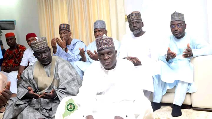 TIKAU EMIRATE: Borno State Government Sympathises with Yobe State Gov't Over Tikau Monarch's Demise... Borno State Deputy Governor Hon. @UmarKadafur has earlier today led a prominent state government delegation to condole with the Yobe state government .