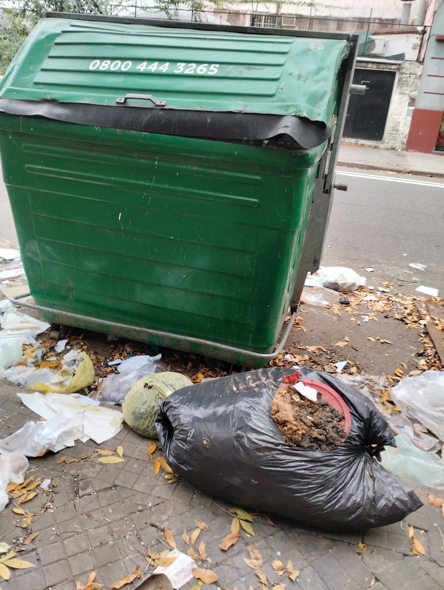 gpaciaroni's tweet photo. Rosario hasta cuándo vivir así?????? https://t.co/zwlWH7BHiD