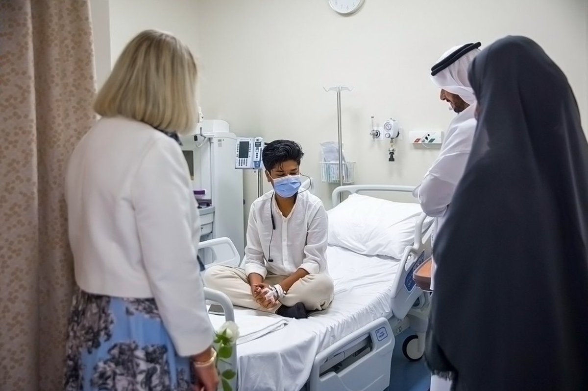 SSMCAbuDhabi's tweet photo. Our Executive leadership and patient experience teams took the time to visit our dear patients during the recent International Patient Experience Week.
#SSMCAbuDhabi #AWorldofExpertsForYou #PatientExperience
قامت الإدارة التنفيذية وفريق تجربة المريض بزيارة مرضانا الأعزاء وعبّروا لهم عن كامل الدعم والتقدير، وذلك بمناسبة الأسبوع العالمي لتجربة المريض.
#مدينة_الشيخ_شخبوط_الطبية_أبوظبي #عالم_من_الخبراء_لك #تجربة_المريض