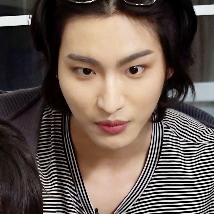 pseonghwapics's tweet image. pretty boy