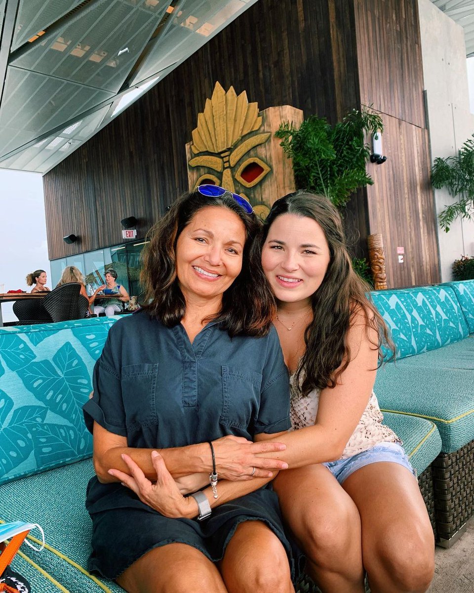 There's no better backdrop for making memories with mom than the St. Pete Pier. Happy Mother's Day! 💝 #StPetePier 📸: colleendimauro + malalalux + vestrong + haleynichole4