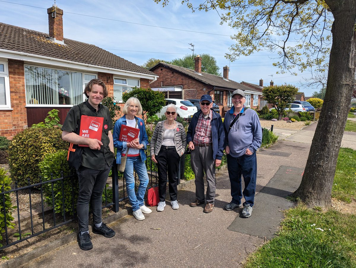 Thanks to Labour colleagues who were out campaigning in Oulton Broad today! They chatted to residents about lots of issues including Labour’s plans to protect our borders and improve our education system. 🌹 🗳️