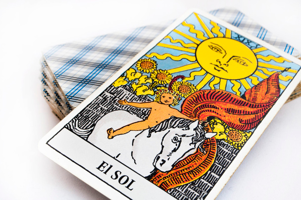 Creative thinking with tarot cards: draw a random card and ask, “How is this card like my problem?” Use the answer to inspire creative ideas. #tarot #tarotcards #metaphor #problemsolving #creativethinking