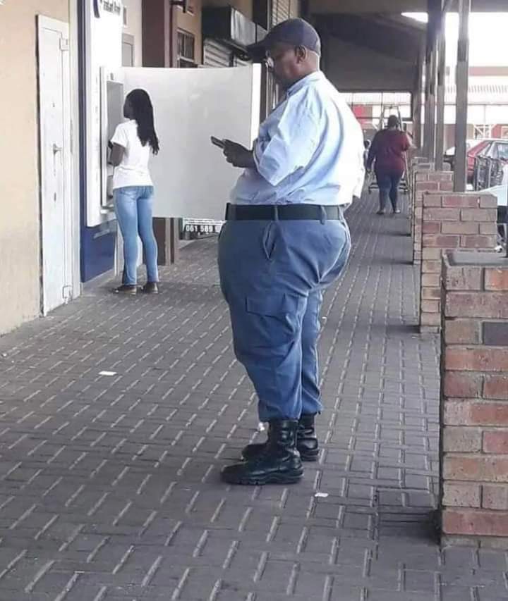 Zim 🇿🇼 Police.     Vs       SA 🇿🇦 Police