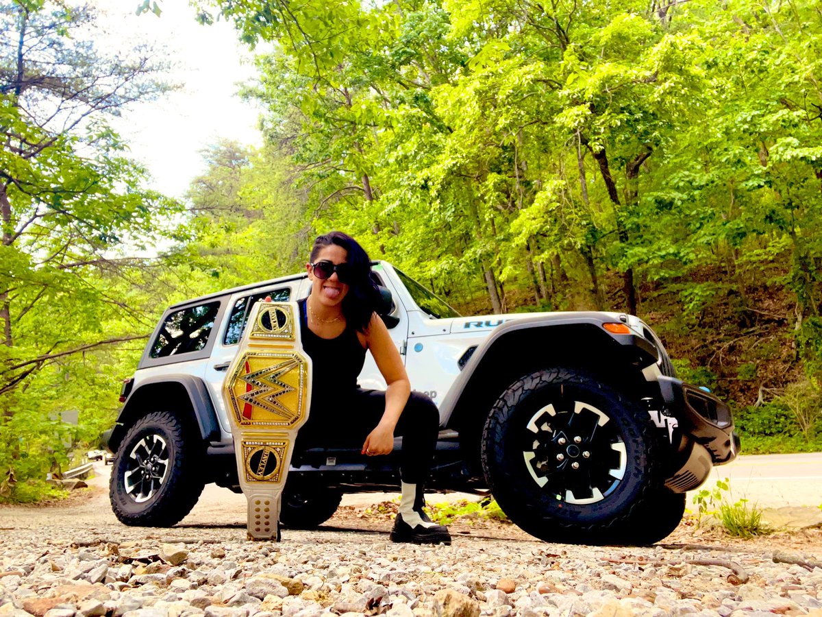 Bayley with her WWE women’s title in Chattanooga 🏆