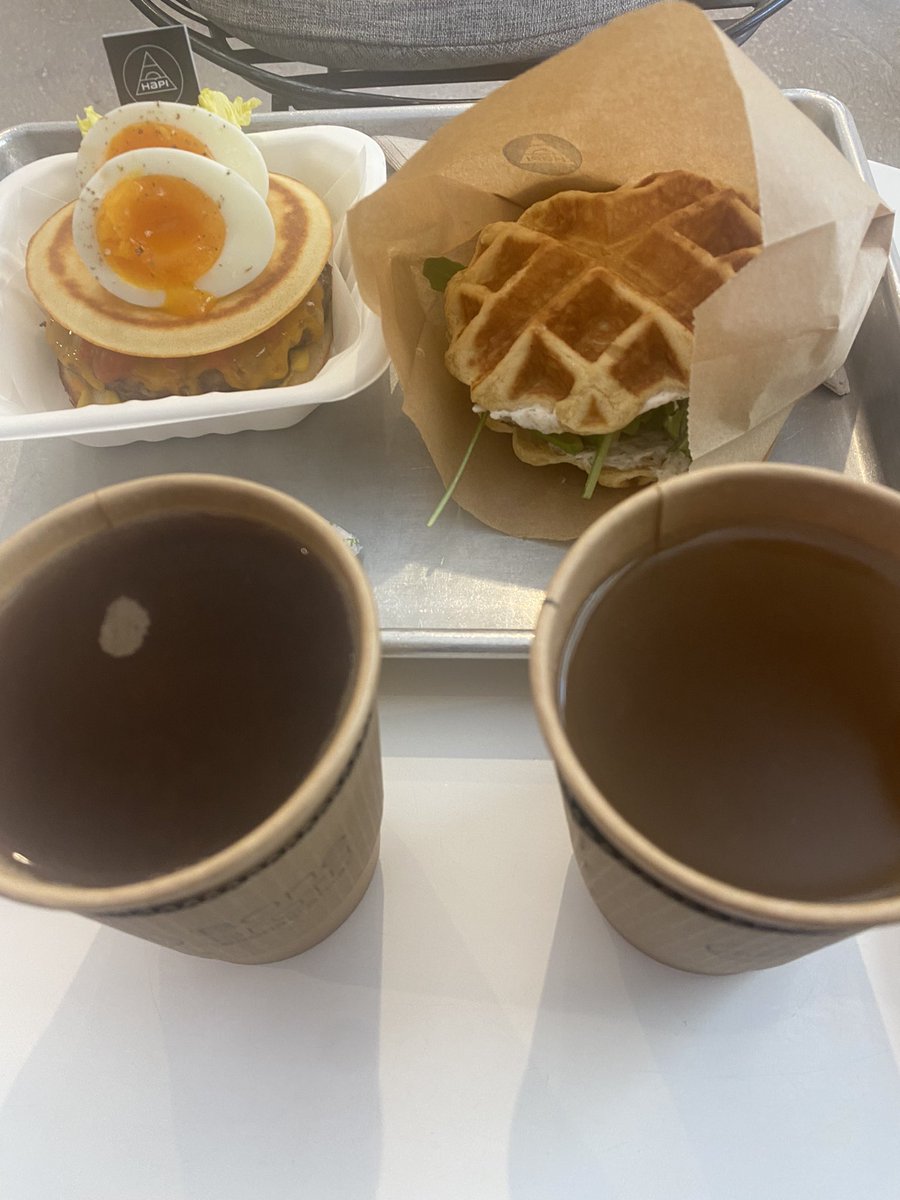 PinkTaxiRunner's tweet image. We had a very decent brunch - sweet and savory - and chicken broth #hapi