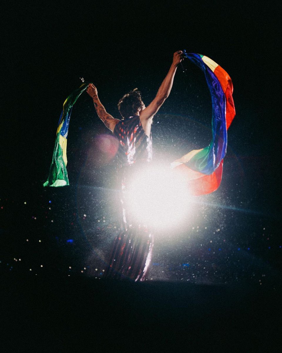 awaythroughdark's tweet image. us always and forever! my heart, my home, ❤️‍🩹❤️‍🩹✨️ @Harry_Styles @Louis_Tomlinson