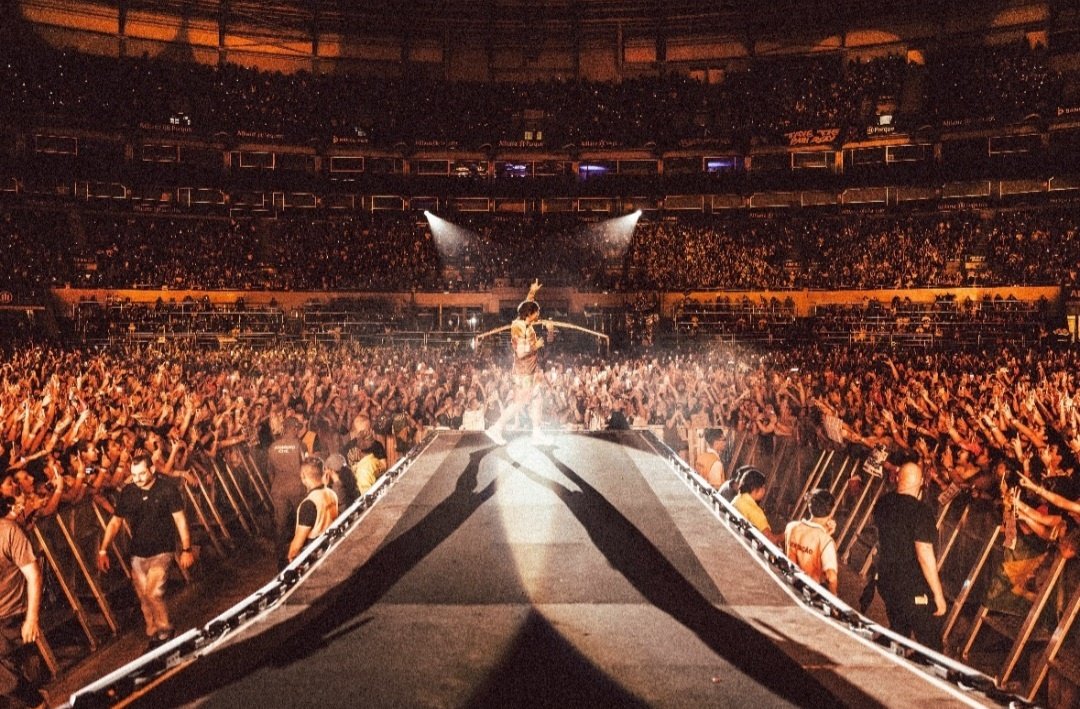 awaythroughdark's tweet image. us always and forever! my heart, my home, ❤️‍🩹❤️‍🩹✨️ @Harry_Styles @Louis_Tomlinson