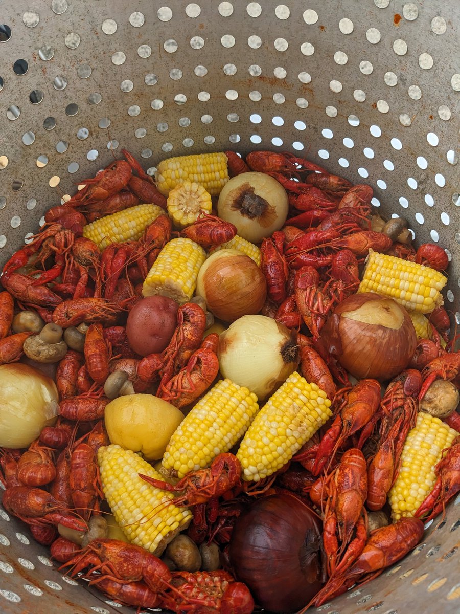 fireredlily's tweet photo. Another Mother's Day crawfish boil to celebrate! https://t.co/OpGgDlEjLE