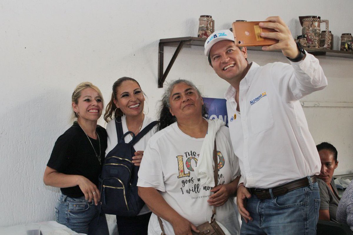 ¡Todas y todos caben en este proyecto ganador! Bienvenida Lupita Alcaraz y las cientos de mujeres líderes y activistas del Movimiento de Mujeres por Michoacán que dejan el PT para sumarse a trabajar al doble por Morelia. 🤝🏼 #AlfonsoX2 ✌🏼