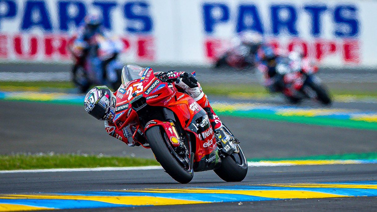 4 #Ducati in the top 4 at Le Mans! It was a spectacular three-way battle for the win in the #FrenchGP, with @88jorgemartin edging out @marcmarquez93 and reigning World Champion @PeccoBagnaia . @Bestia23 took a solid P4 after starting from 10th on the grid. 

#ForzaDucati
