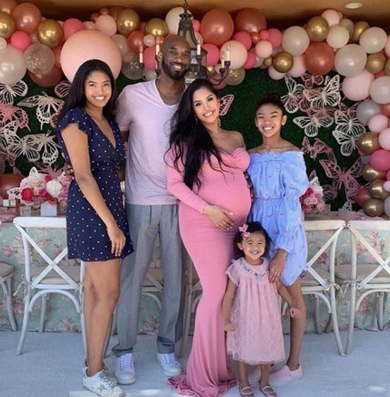 OnikaOf's tweet photo. Happy Mother's Day to Vanessa Bryant. Her strength is beautiful to watch.I know she has good/bad moments but she has shown nothing but grace & love towards her 3 girls ❤️ 2♾24 #QueenMamba #BlackMamba #Mambacita https://t.co/pyl7KqjKAH