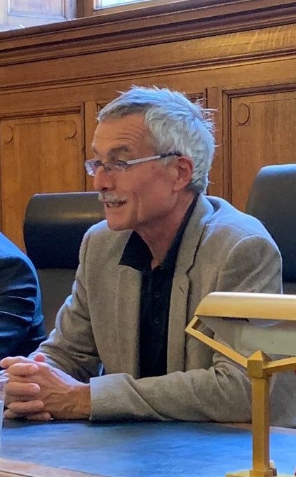 Tout au long de sa carrière, il a donné corps au principe d'égalité devant la loi, à l'inopposabilité des privilèges devant la Justice. Avec ténacité, il a combattu et dénoncé les mécanismes permettant de s'en affranchir. Sa gaîté, son courage nous manqueront. A jamais un modèle.