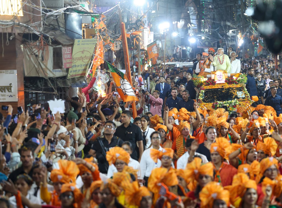 SinghShree1619's tweet image. मोदी जी के लिये पटना के सड़को पर उमड़ा जनसैलाब 🚩🚩

बिहार की जनता ने आदरणीय मोदी जी का किया भव्य स्वागत ।।

#मोदीमय_बिहार #ModiShow
#LokSabhaElections2024