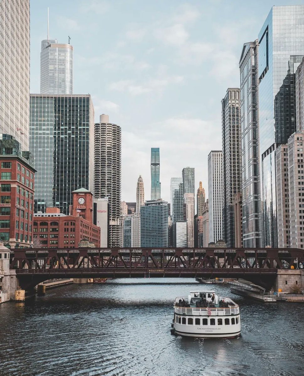 Chicago, Illinois 🇺🇸 📸: @MattJWood