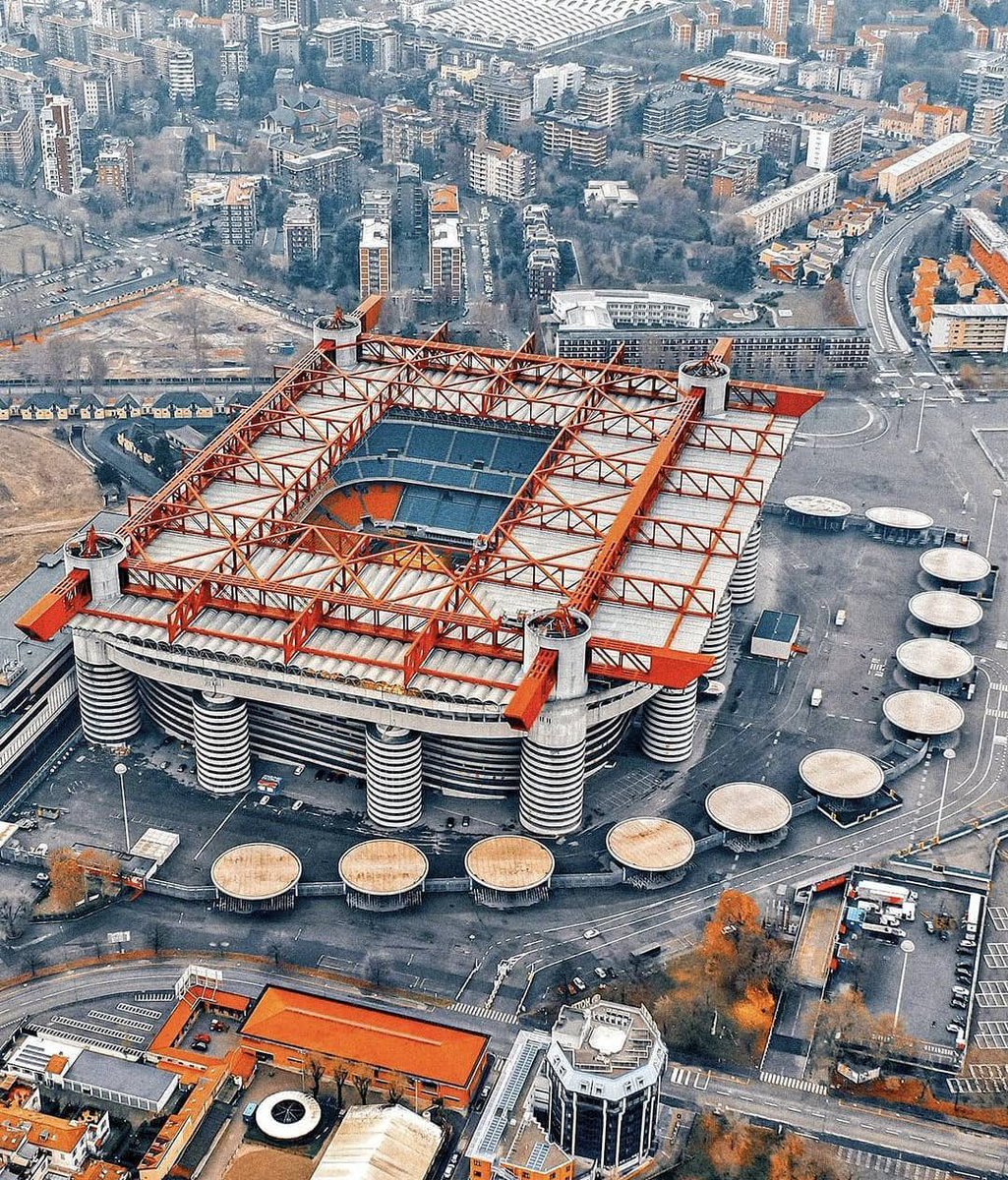 🏟️🔴⚫️