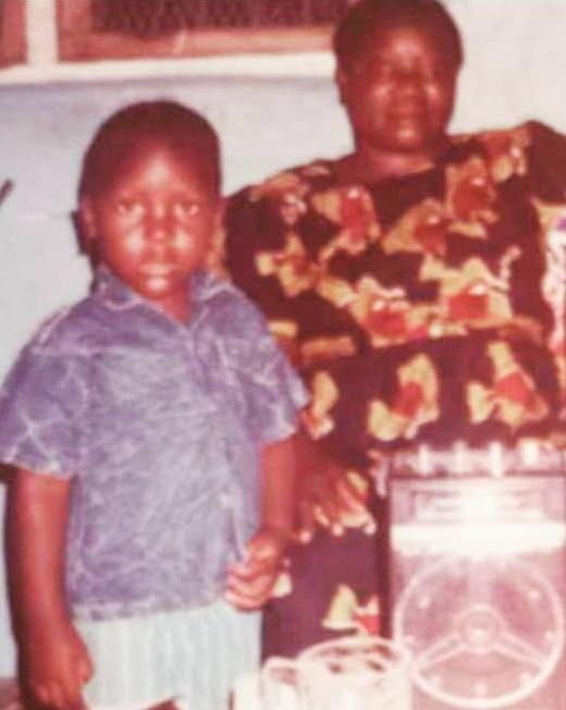 ExMayorUbungo's tweet image. Nafikiri mimi ni mtu mwenye bahati sana Duniani..!

Kila inapofika siku ya tarehe 12 May Dunia huadhimisha siku maalum ya  "MAMA"

Nafikiri Duniani mimi ndiye mtu pekee mwenye mama wawili (Two mothers).

Nilipataje mama wawili? Ni hadithi ya mapenzi ya kusisimua.

Mtu na mdogo…