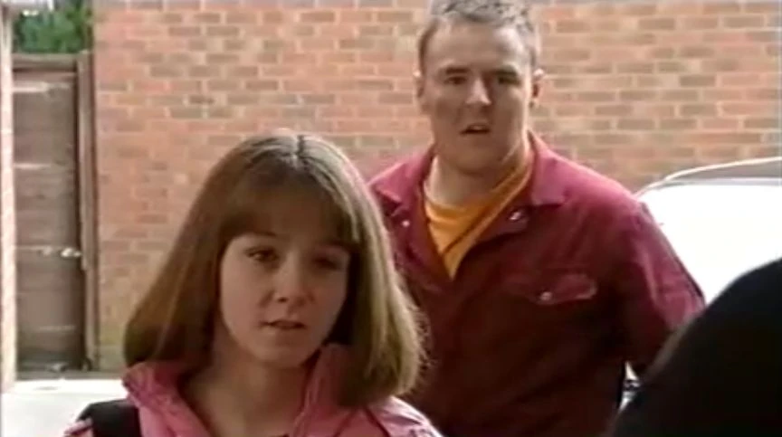 #20YearsAgo Brooke Vincent made her debut in the role of Sophie Webster, a part she would play for the next 15 years (and hopefully more @BrookeLVincent ) coronationstreet.fandom.com/wiki/Episode_5…