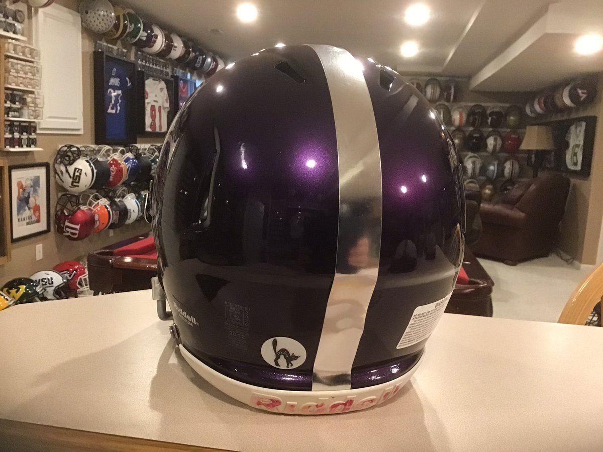 Helmet of the day #119! Wildcard Sunday gives us the Southwestern College Moundbuilders! @NAIAFBALL out of the @kcacsports in Winfield, KS! @BuilderFootball are coached by @CoachGriffSC and have moved on the a Matte Black helmet but this look is nice! #TheJinxIsOn @NAIA