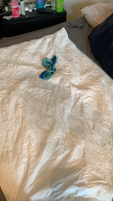 Oh no&hellip; I swear I went pee just before laying down&hellip; maybe the water wasn&rsquo;t a good idea&hellip; Well, at least<a href="/tag/pee"class="tags"><span>#pee</span></a><a href="/tag/wetting"class="tags"><span>#wetting</span></a><a href="/tag/piss"class="tags"><span>#piss</span></a><a href="/tag/omorashi"class="tags"><span>#omorashi</span></a><a href="/tag/pantywetting"class="tags"><span>#pantywetting</span></a><a href="/tag/bedwetting"class="tags"><span>#bedwetting</span></a>