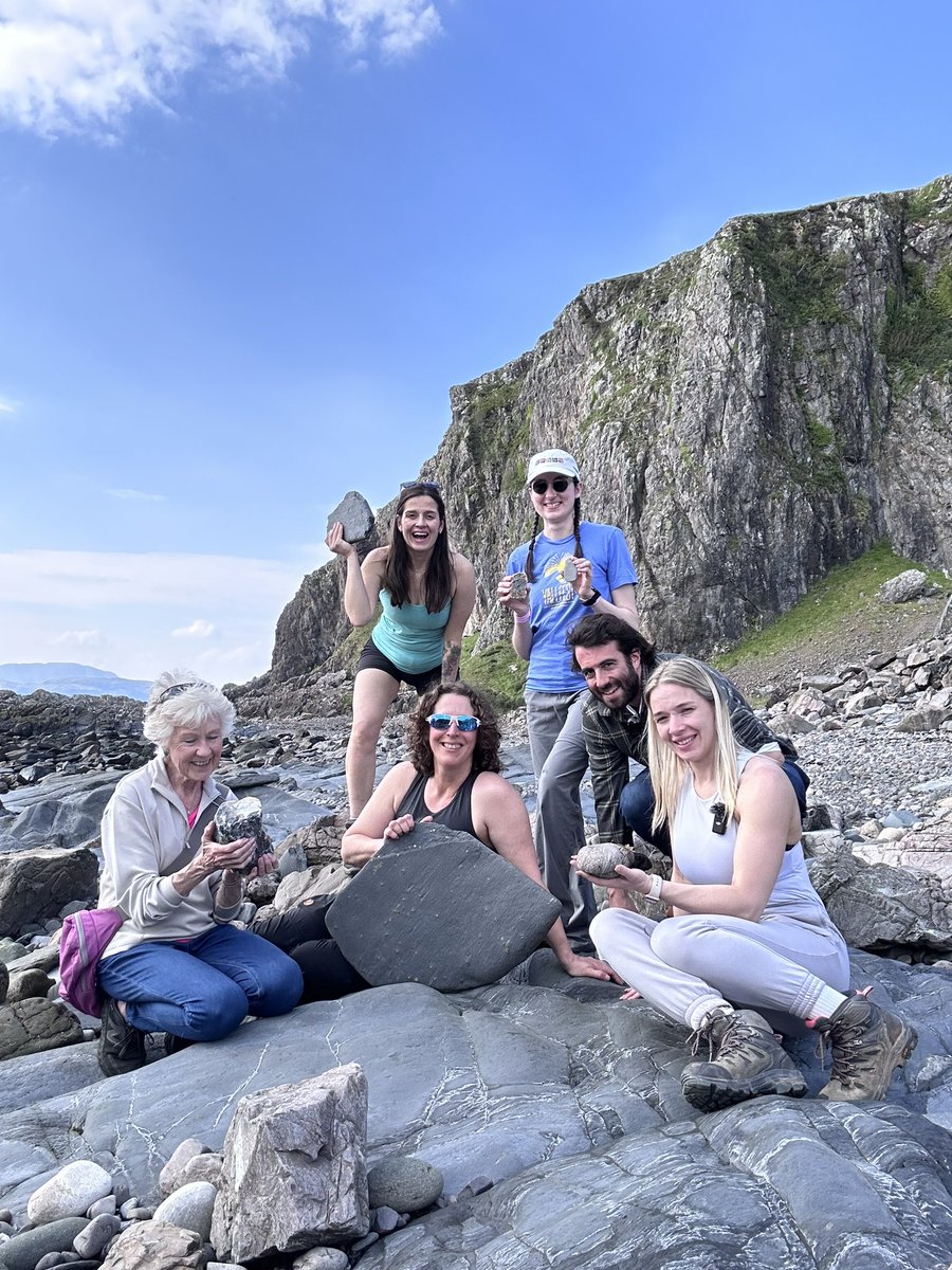 scotgeologist's tweet image. What a wonderful geology trip yesterday looking at the geology around Loch Lomond, Glencoe, Ballachullish, Oban and Easdale. If you’d like to spend the day with me then check out my bio