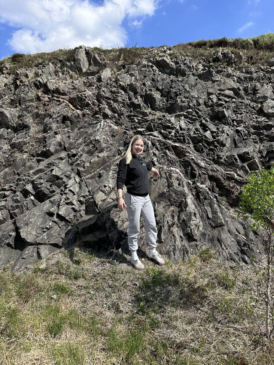 What a wonderful geology trip yesterday looking at the geology around Loch Lomond, Glencoe, Ballachullish, Oban and Easdale. If you’d like to spend the day with me then check out my bio