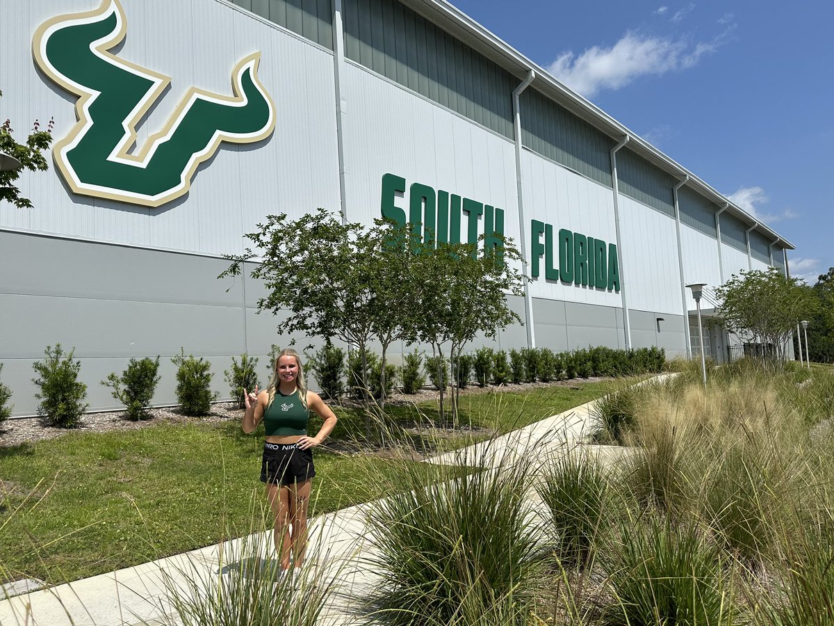Congratulations to Ashley Hochberg! She made the University of South Florida Cheer team 💚💛🤍🤘🏻!