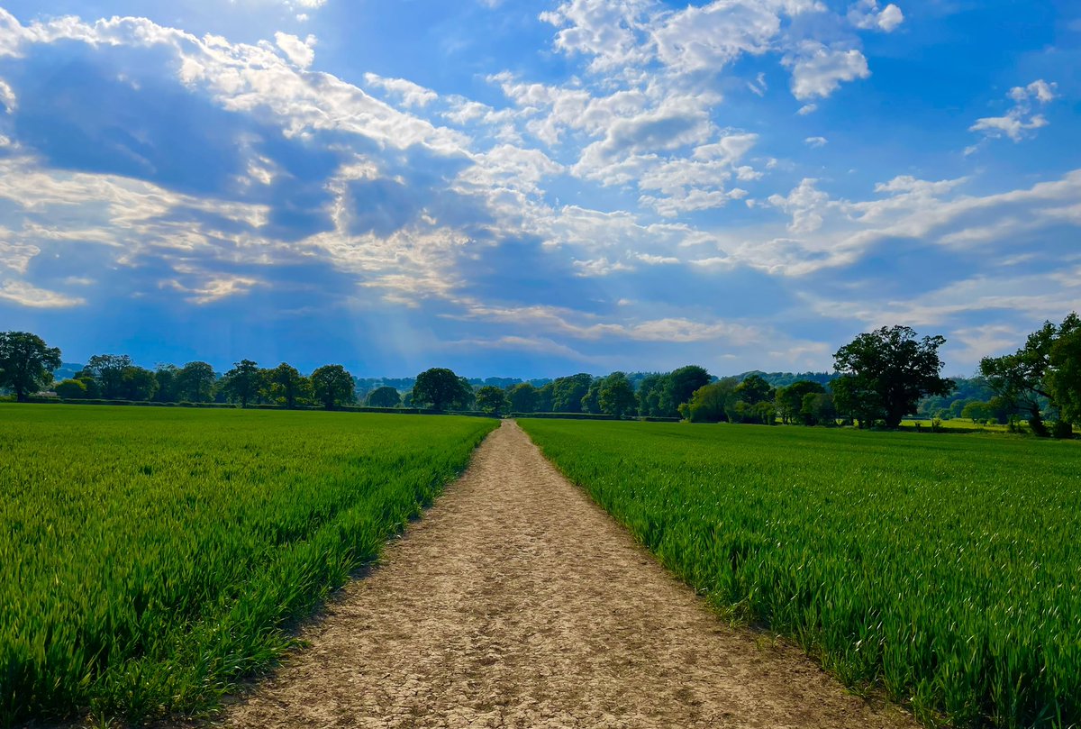 PeteWhite999's tweet photo. Last stop over on the little #UK road trip ๐ is at Moreton-In-Marsh. Another beautiful part of the Country & a chance for me to think back to the various residential courses I have attended over the years at the #FSCMoreton!
๐๐จโ๐๐จโ๐๐
#Holiday ๐ด๓ ง๓ ข๓ ฅ๓ ฎ๓ ง๓ ฟ๐ด๓ ง๓ ข๓ ณ๓ ฃ๓ ด๓ ฟ๐ด๓ ง๓ ข๓ ฅ๓ ฎ๓ ง๓ ฟ https://t.co/c5gfAR3wQ1