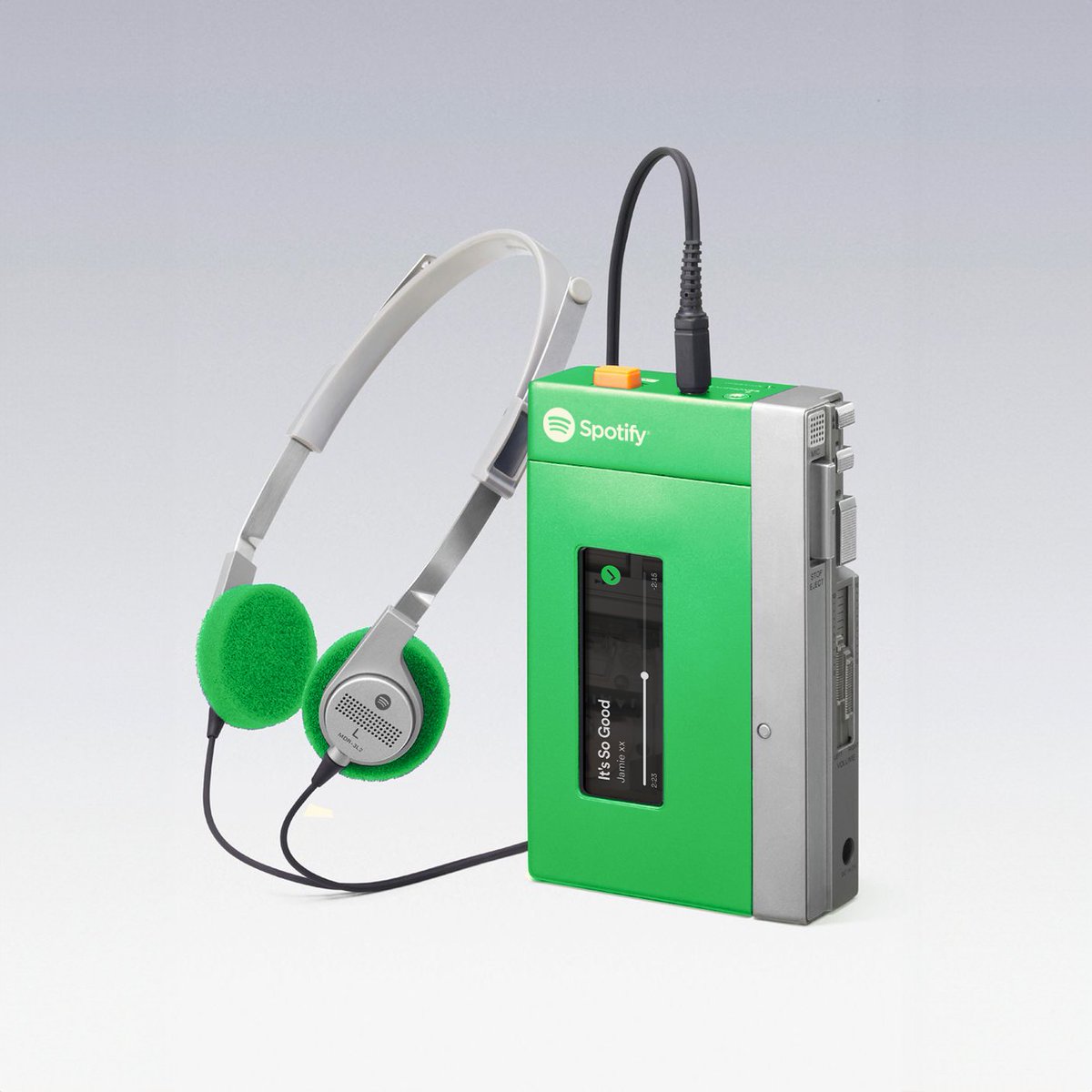 lucas__crespo's tweet photo. What if Spotify brought back the walkman? https://t.co/z7wQdwbxPt
